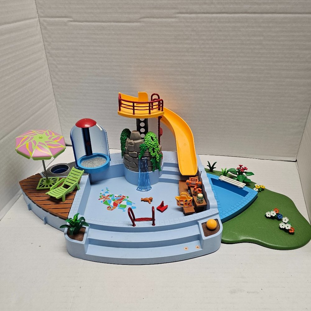 Playmobil 4858 Swimming Pool Playset Ball Umbrella Lounge Chair Ball Food Basket